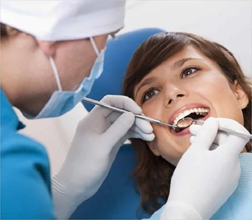 Bọc răng sứ có tốt không ? Phụ thuộc rất nhiều vào tay nghề bác sĩ Bọc răng sứ có tốt không ? Phụ thuộc rất nhiều vào tay nghề bác sĩ