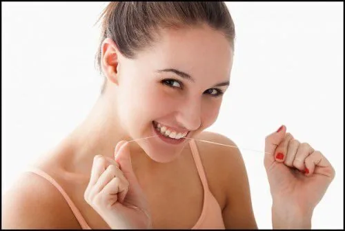 Cách chăm sóc răng sau khi bọc răng sứ Cach cham soc rang khi boc rang su