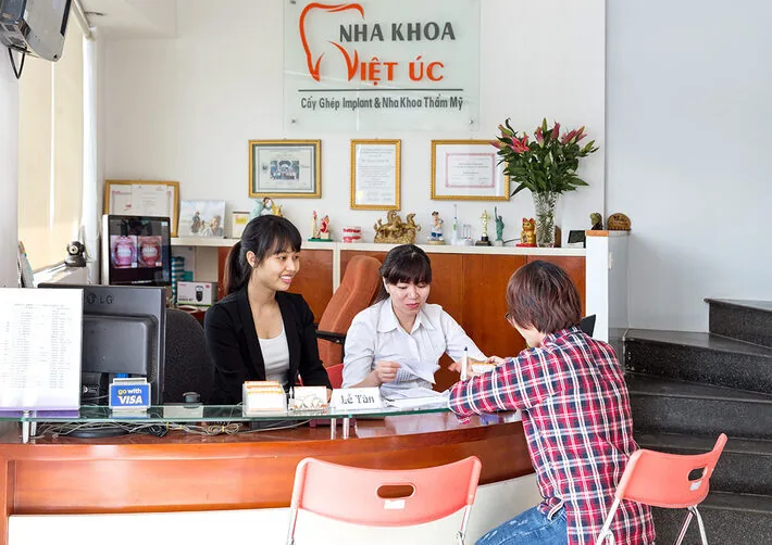 cach chua chay mau chan rang tai nha nhanh nhat 2