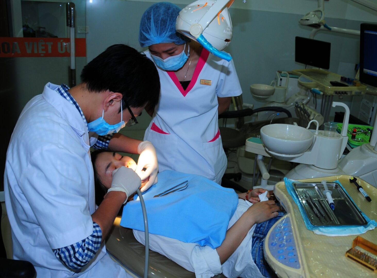 Quy trình bọc răng sứ Titan tại Nha khoa Việt Úc