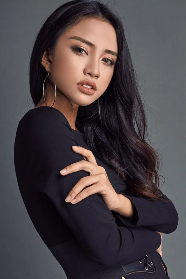 Len doi nhan sac sau khi nieng rang cua Thien Nga